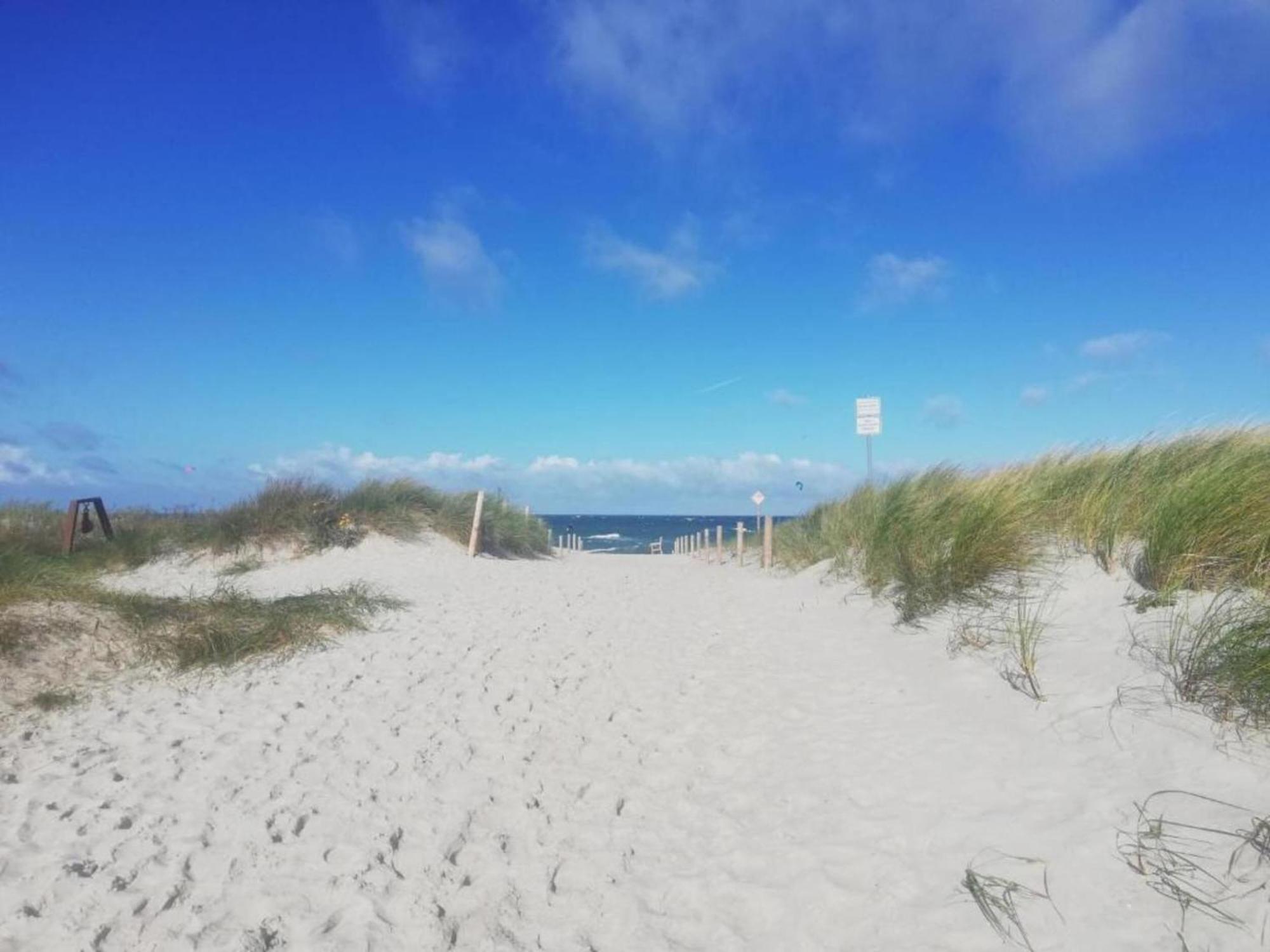 Attractive Apartment In Kluetz Near The Sea Bagian luar foto
